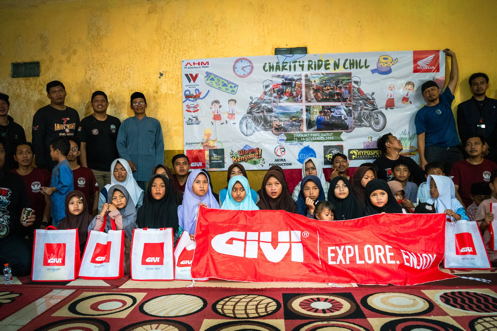 Charity Ride and Chill 2025: GIVI Bersama HGRC Jakarta Dukung Pendidikan Anak Indonesia melalui Bantuan Alat Belajar 