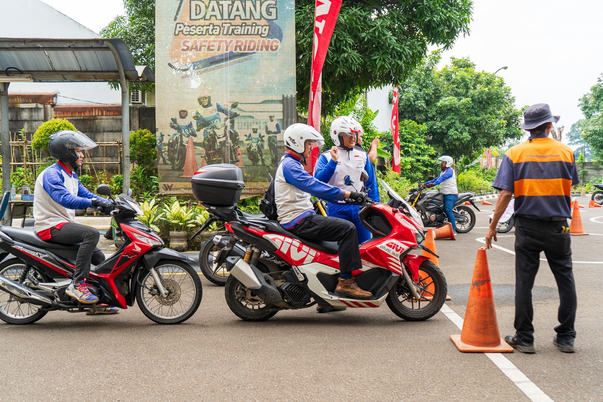 Givi Indonesia Joins And Supports Honda’s Safety Riding Program Together With PT. Telkom Akses